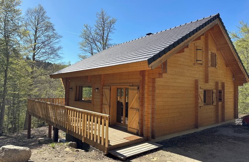 L'Esperou Ski Chalet | Wooden chalet at l'Esperou for 15 people