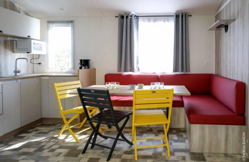 Ambon House | ZEcamping 4 étoiles familial parc aquatique pet friendly locatif TV