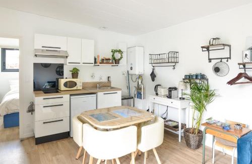 Louvigny House | Zen Cottage - Maison pour 2 avec piscine partagée