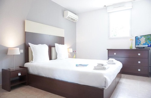 Six-Fours-les-Plages Apartment | Zenitude Hôtel-Résidences Six-Fours