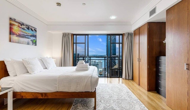 1BR in Prime location+City views by Zodiak Stays