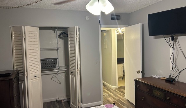 2-bedroom condo in Boca Raton with pool, clubhouse fitness, manned gate