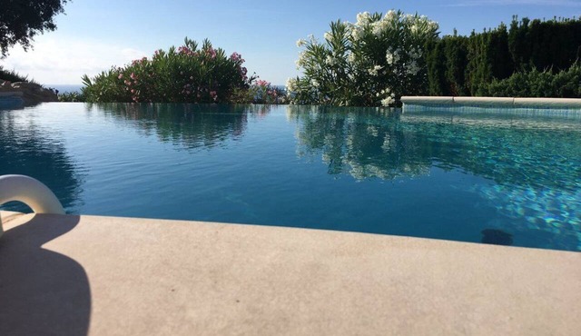 3-bedroom house in peaceful Val-de-Dagne with swimming pool