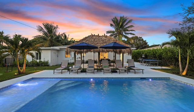312 | Heated Pool | Tiki Lounge | Putting Green | Freebee Cart |by DelrayNightly