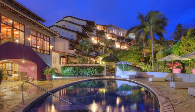 Alta Las Palomas Hotel