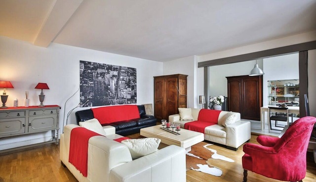Beautiful duplex in the heart of Paris