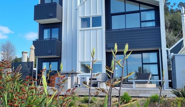 Big Light House '24 Home of Year