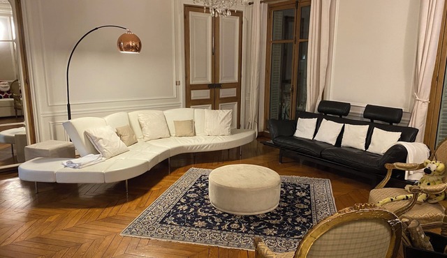 Champs Elysees Matignon St Honore 3 Bedrooms suite 5 ROOMS Air Cond 1700 SqFeet