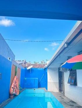 Conscioushouse with pool near Airport