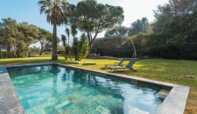 Contemporary villa with pool in Bormes-les-Mimosas