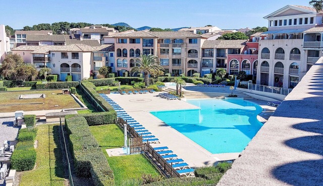 Cosy apartment for 6 people with pool, WIFI, TV, terrace and pets allowed