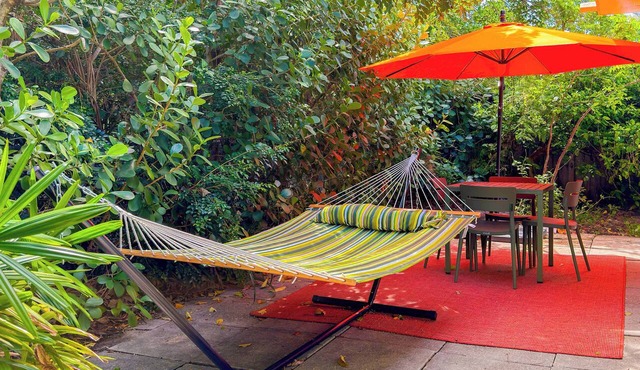 Cozy Garden Bungalow - Beach/Wilton/Patio