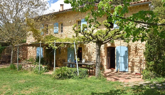 Farmhouse, with large pvt pool in Provence