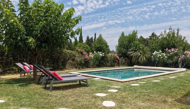 Holiday rental with pool in the Alpilles for 6 people