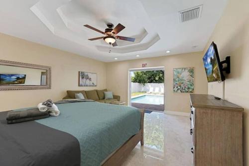 Home with pool by Dream Vacation