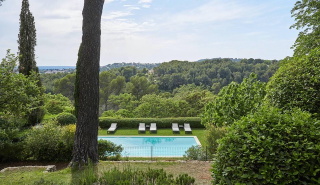 Homerez - Appartement for 2 ppl. with shared pool and garden at Aix-en-Provence