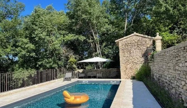 Homerez - Luxurious Villa in Ménerbes + Private Pool