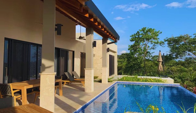 House with pool, Ocean view 400 meters from the beach