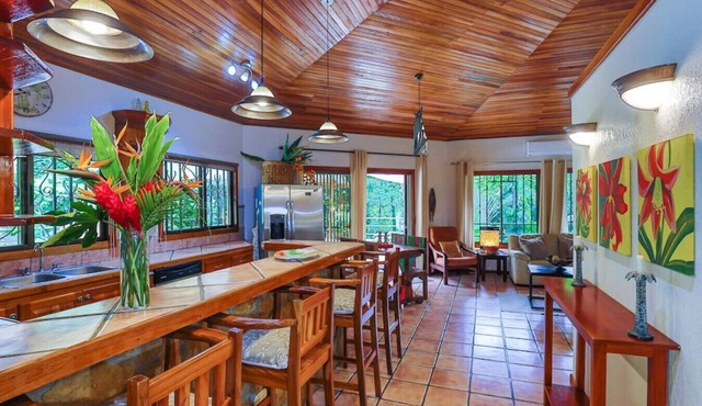 Jungle Creek 'Alma Pacifica': 3BR Creekside Villa, Pool, Central & Wildlife!