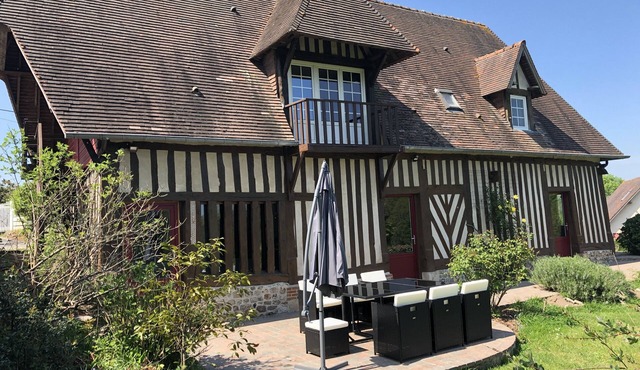 LA CANETIÈRE Charming gîte 5 minutes from Honfleur, Pétanque and games room