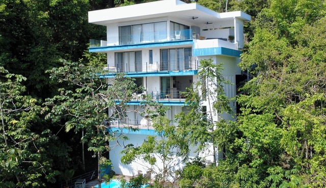La Maison Blanche: 3 Apartments/4 Bedrooms, Private Pool, Nature & Wildlife
