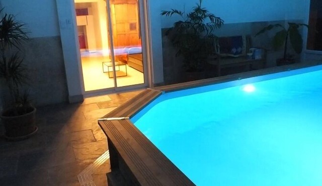 La Petite Maison Sous Les Pins-Piscine Intérieure Option SPA