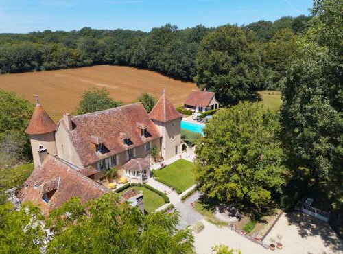 Le Petit Chateau De Sainte Colombe in Bouges-le-Château