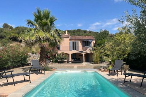 Les hauts d'Embres piscine et WIFI