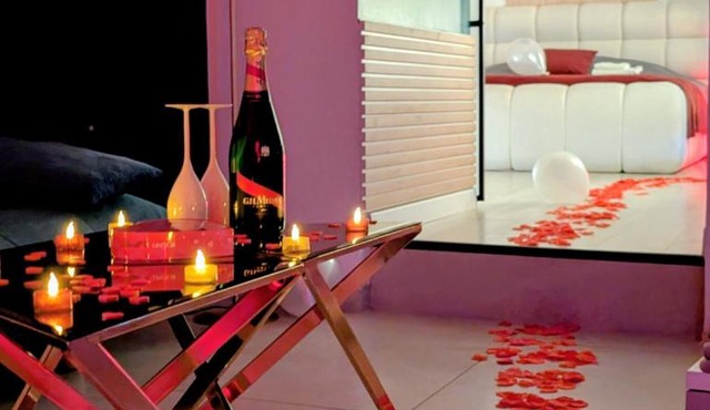 Love Room climatisée, Spa et Pièce Secrète