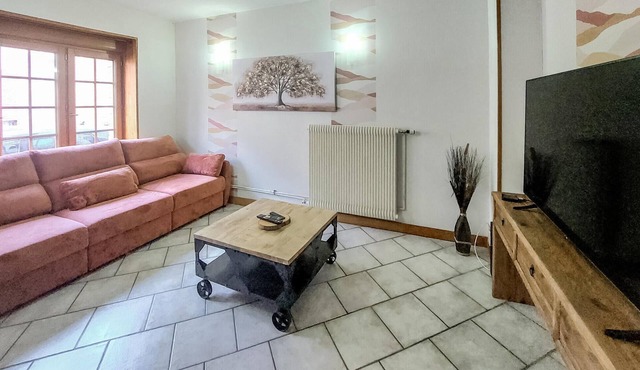 Lovely home in Grand-Fort-Philippe with WiFi