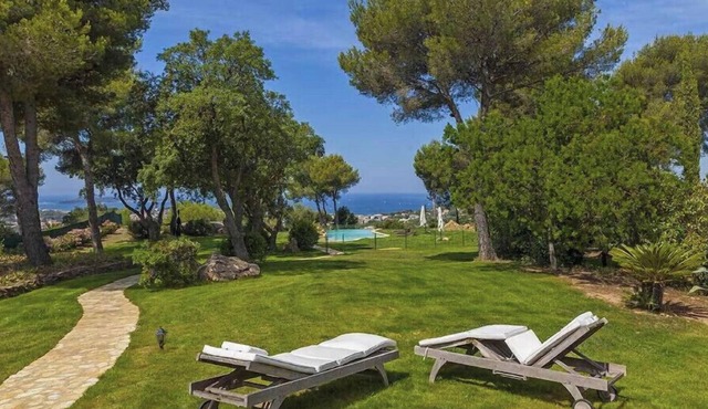 Luxury Six-Fours villa with Pool and Jacuzzi