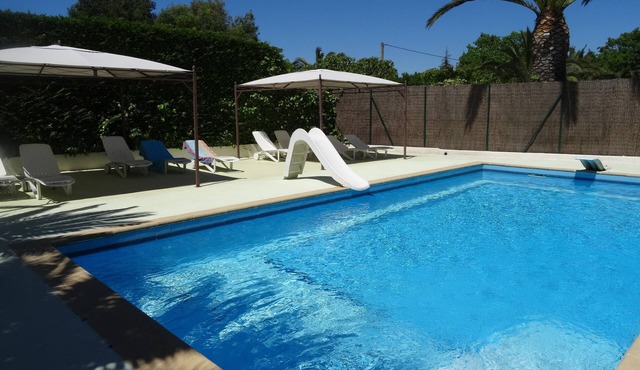 Mas 4 with terrace, swimming pool and tennis court