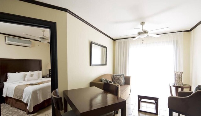 Master Suite 2 bedrooms Apartment at Hotel Villa Los Candiles
