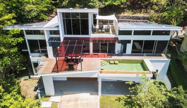 Modern 5BR Ocean View House with Infinity Pool