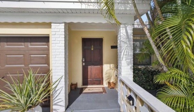 Pineapple Cove-Adorable Home W/Private Tropical Pool/close to Beach & Park