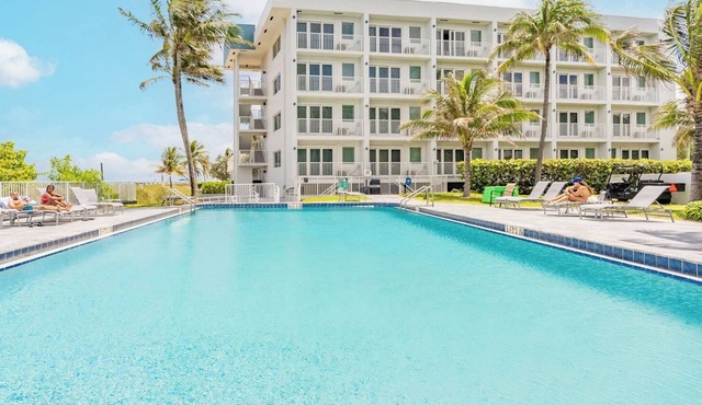 Pompano Beach | Relaxed Poolside Stay | Pool + Beach