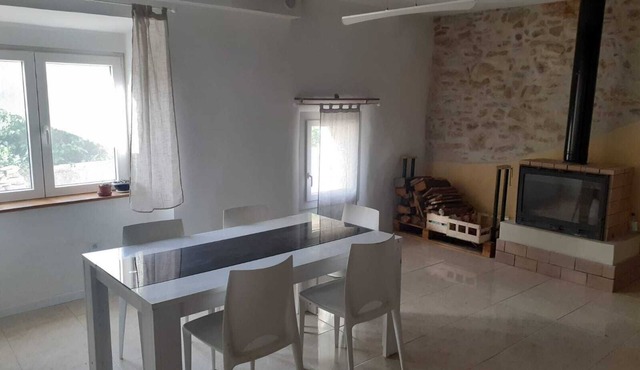 Pretty, quiet country house with private courtyard, 3 bedrooms, office.