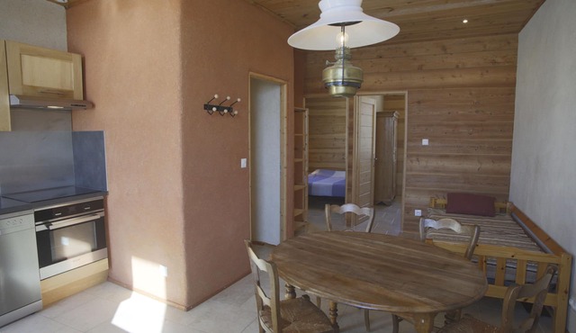 Quiet apartment, close to EMBRUN, in a detached house