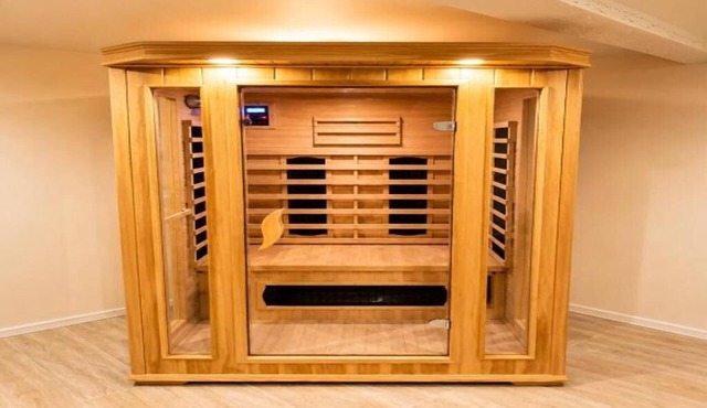 Spa et sauna , studio rénové à 5 min du centre historique