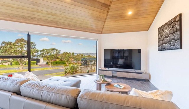 Spacious Seaview 3-Bedroom Home in Orewa