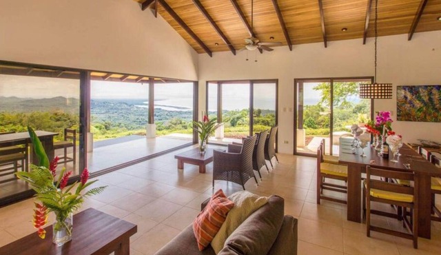 Spectacular Ocean and Mountain Views in the hills above Ojochal