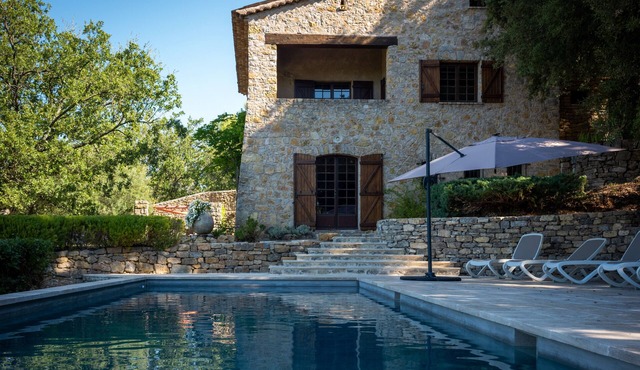 Stone Bastide - isolated - Provençal authenticity - pool - views