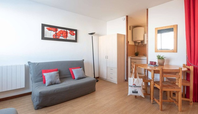 Studio 4 pers, near ski slopes, Pla d'Adet