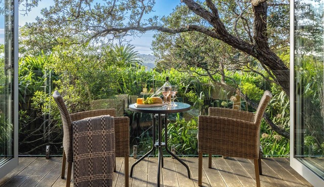 Tutiri – Oneroa Studio Retreat