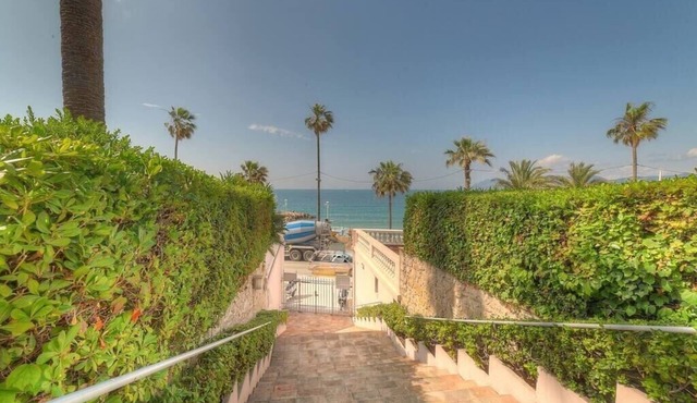 Upstays Beachfront Calm 45m² Apartment