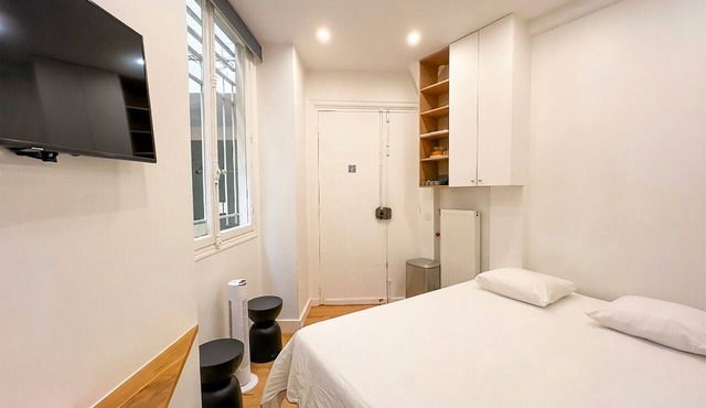 Urban Flat 165 - Studio Triangle D'Or