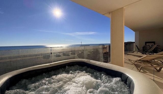 Valras-Loc Archipel Capri Jacuzzi with Sea View