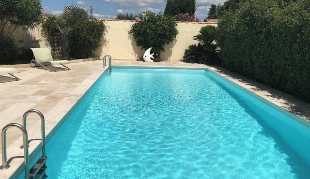 Villa Avec Piscine aux Portes de Nîmes Dans un Petit Village Calme