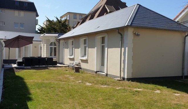 Villa de charme, 9p, 50m de la mer et des commerce