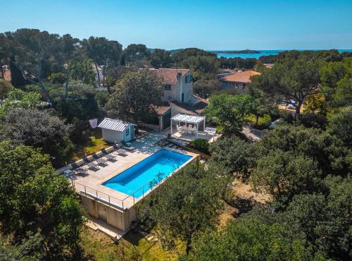 Villa -proche de la mer Piscine - Cuisine d'été - CLIM